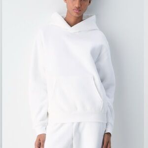 ARITZIA TNA Sweatshirt